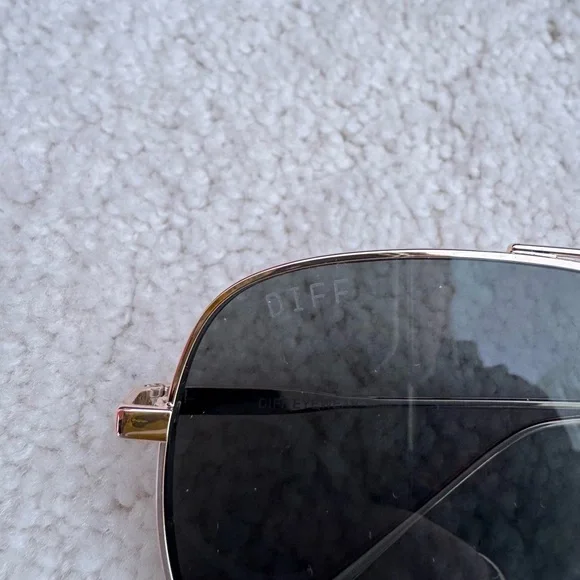 Diff Eyewear Scarlett Oversized Aviators - Picture 3 of 5